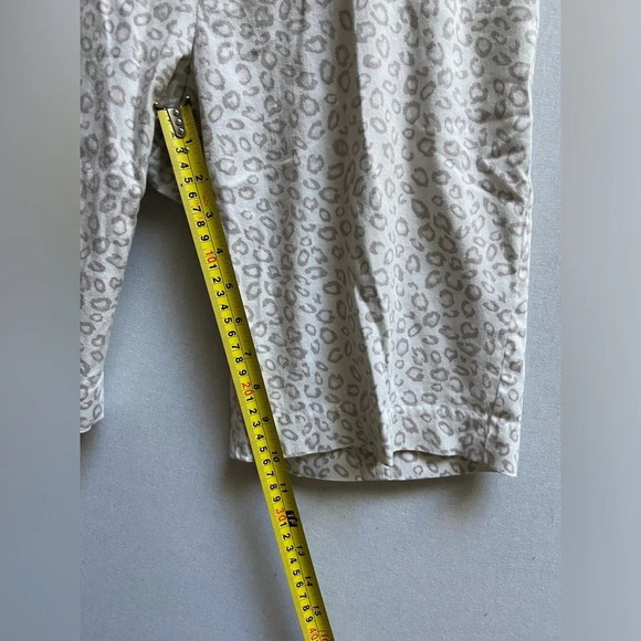 SANDRO cotton leopard cheetah print grey  white shorts sz 10 - Picture 8 of 10